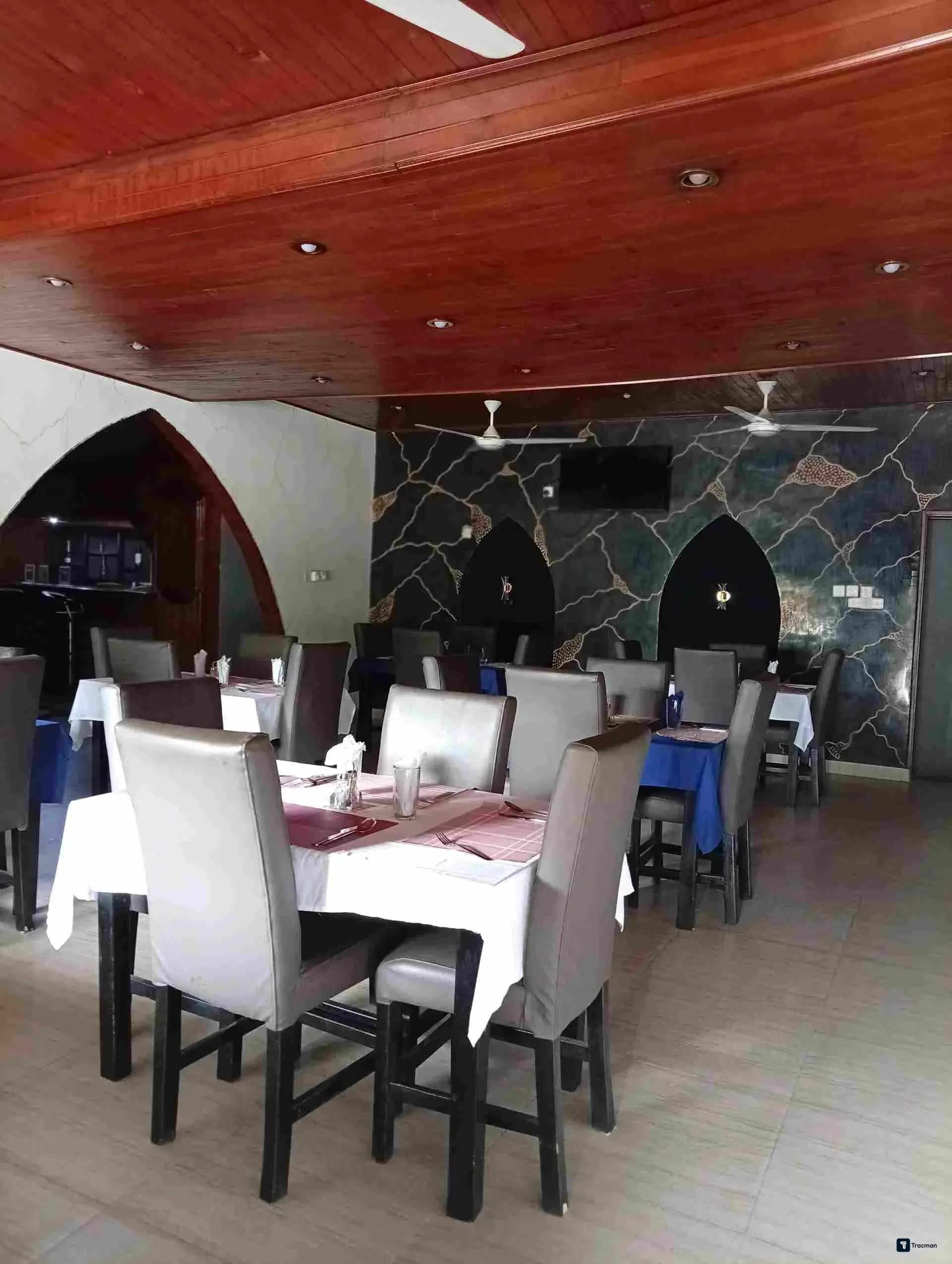 Bina's lodge and hotel